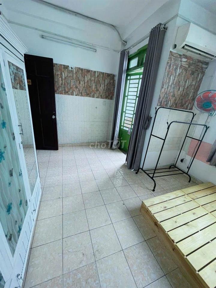 PHÒNG CÓ BAN CÔNG- CỬA SỔ 
