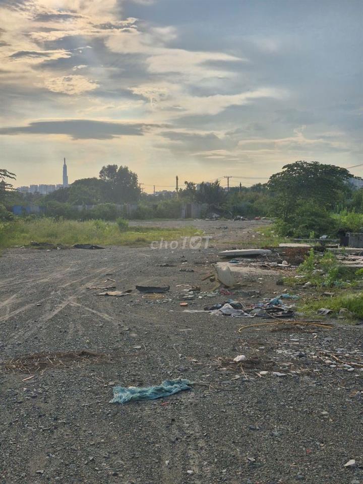 Cho thuê bãi (đất) mt đường võ chí công,f cát lái,tp hồ chí Minh 