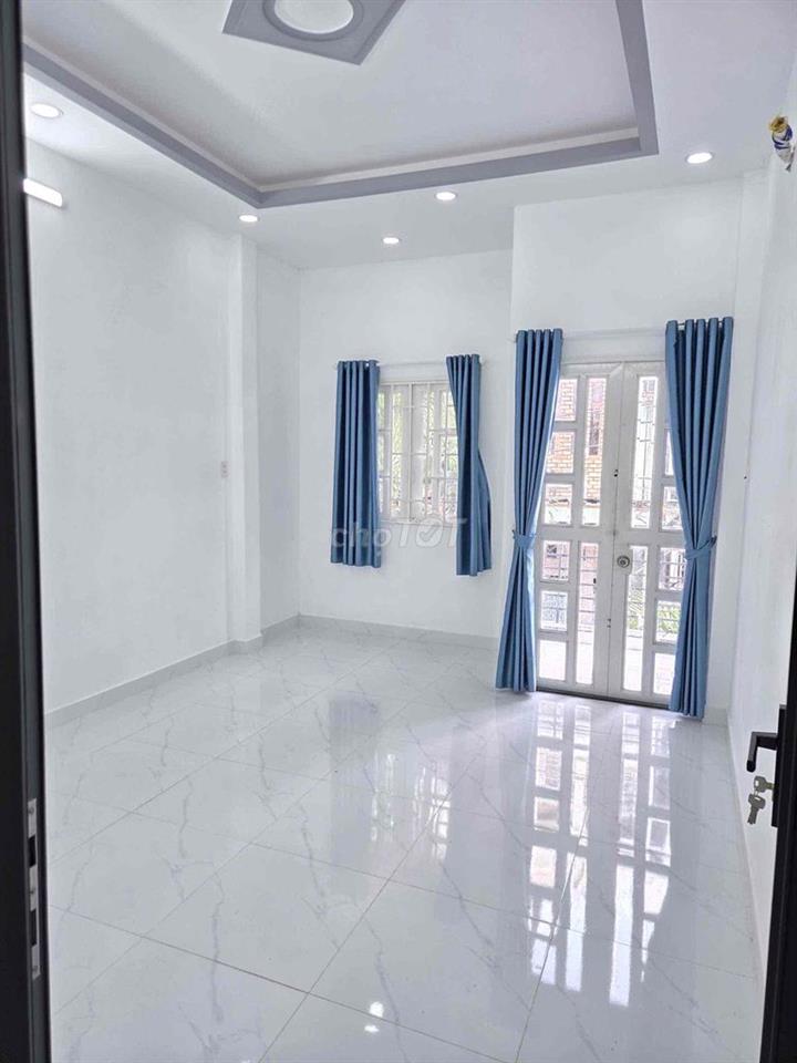 CHO THUÊ TẦNG 2 MẶT TIỀN TRƯỜNG TIỂU HỌC BÌNH LONG
