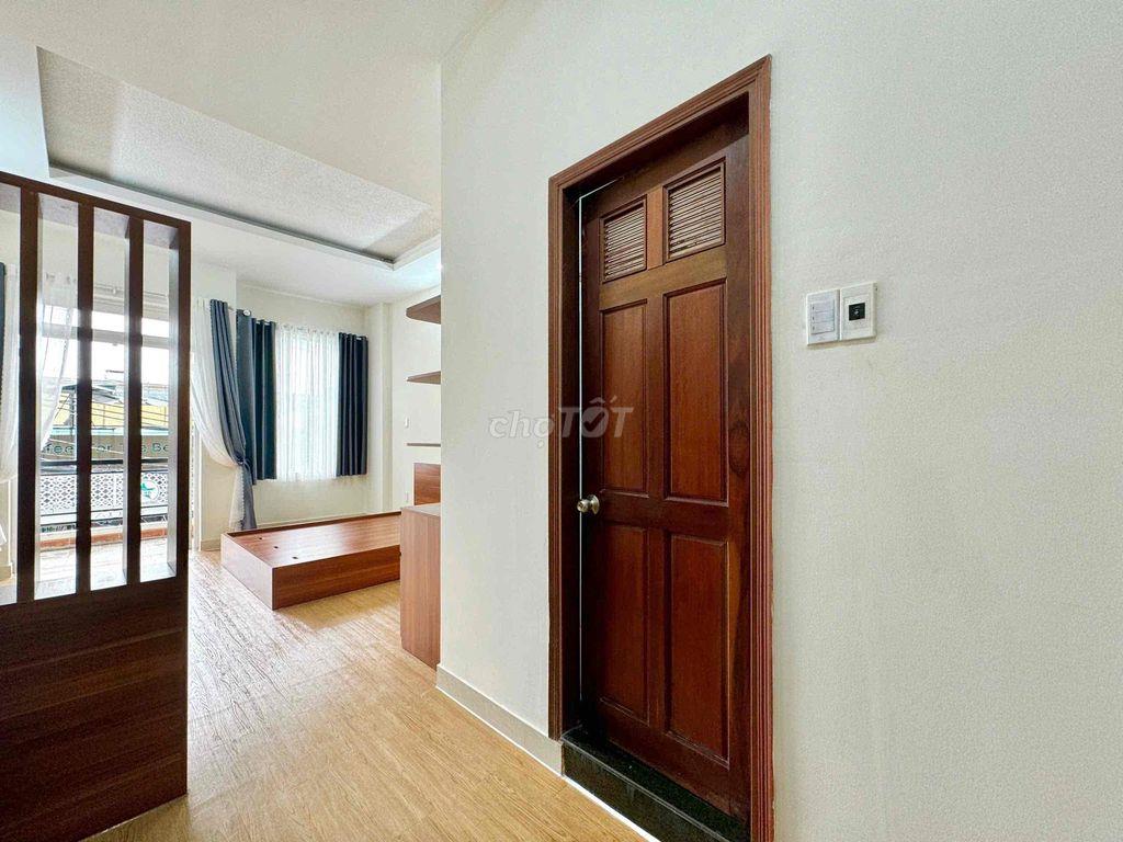 CHO THUÊ STUDIO BAN CÔNG TONE GỖ NGAY KHU CELADON TÂN PHÚ