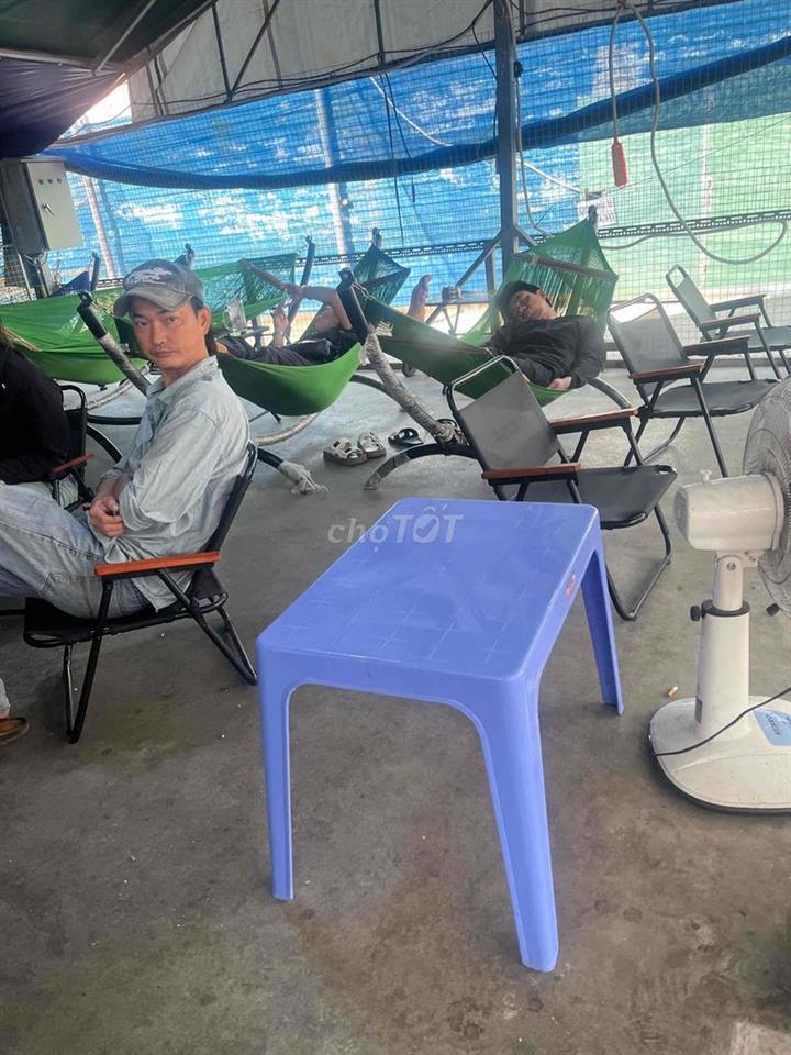 cần sang lại mặt bằng và toàn bộ đồ bán hàng trong quán