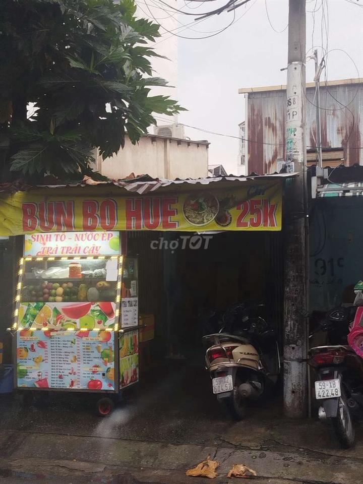 Mặt bằng hè 12m² có mái che sẵn – không lo mưa nắng – vào bán ngay.