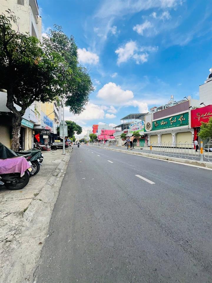 CHO THUÊ NHÀ MẶT TIỀN ĐƯỜNG QUANG TRUNG 5X33M 3L