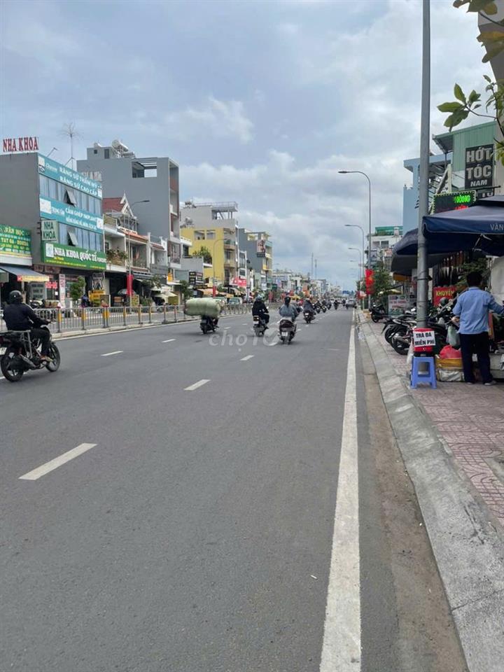 NHÀ CHO THUÊ MẶT TIỀN ĐƯỜNG QUANG TRUNG 5,3X10M TRỐNG SUỐT