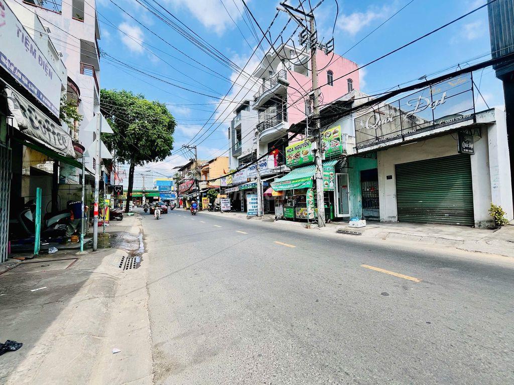 CHO THUÊ NHÀ MẶT TIỀN ĐƯỜNG THẠCH LAM 10,5X20M SUỐT CÓ 1 LỬNG 