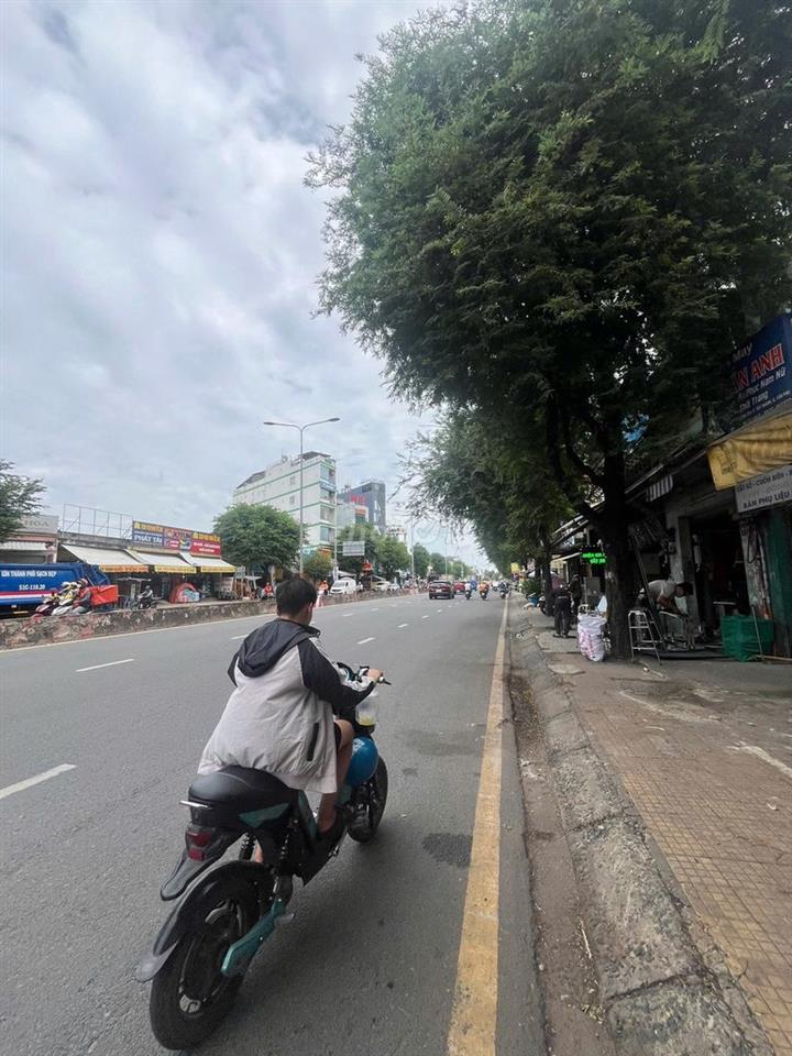 CHO THUÊ NHÀ MẶT TIỀN ĐƯỜNG LÊ TRỌNG TẤN 6X40M SUỐT CÓ GÁC CẢI TẠO TD