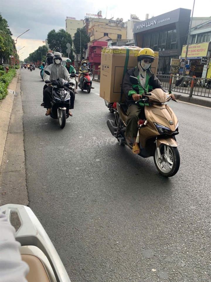 CHO THUÊ NHÀ MẶT TIỀN ĐƯỜNG QUANG TRUNG 10X20M 3L VỊ TRÍ ĐẸP ĐÔNG ĐÚC
