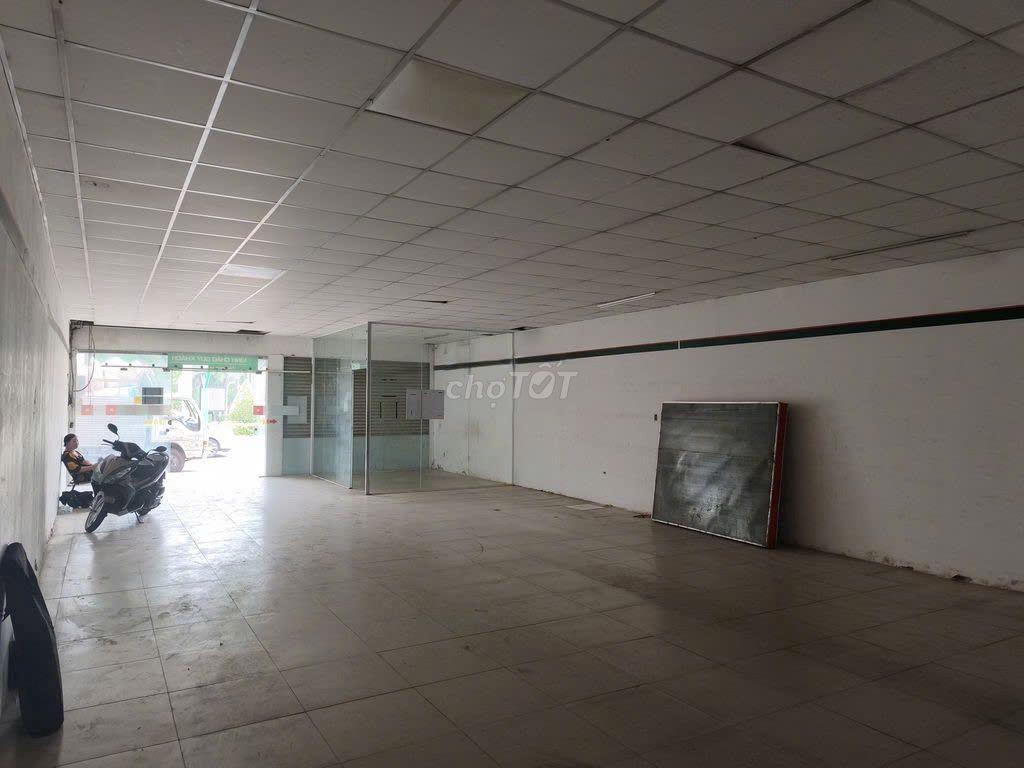 CHO THUÊ NHÀ MẶT TIỀN ĐƯỜNG TÂN SƠN 8X20M SUỐT CÓ 1 GÁC DÂN CƯ ĐÔNG