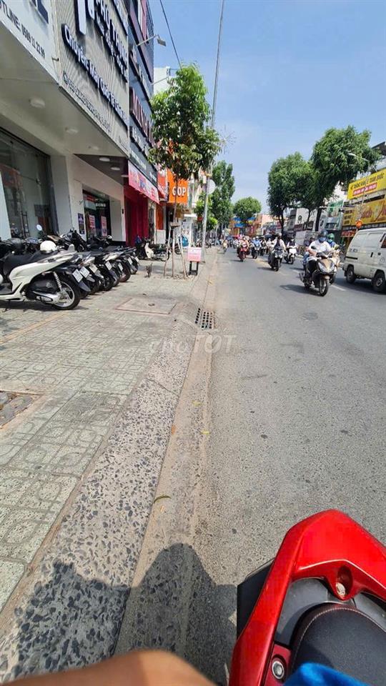 CHO THUÊ NHÀ MẶT TIỀN ĐƯỜNG PHAN VĂN TRỊ 4,2X27 CẤP 4 TRỐNG SUỐT