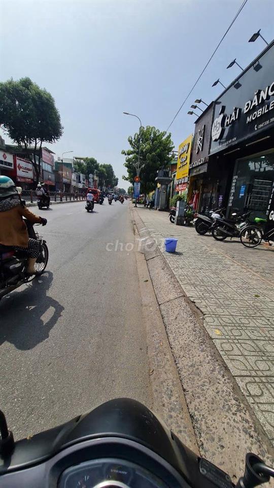 CHO THUÊ NHÀ MẶT TIỀN ĐƯỜNG PHAN VĂN TRỊ 4,2X27 CẤP 4 TRỐNG SUỐT
