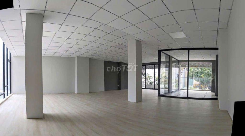 CHO THUÊ NHÀ 4 TẦNG ĐƯỜNG HOÀ BÌNH Q11  32TR/ THÁNG . 
