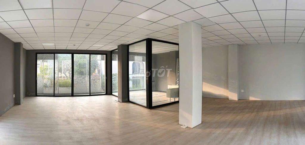 CHO THUÊ NHÀ 4 TẦNG ĐƯỜNG HOÀ BÌNH Q11  32TR/ THÁNG . 
