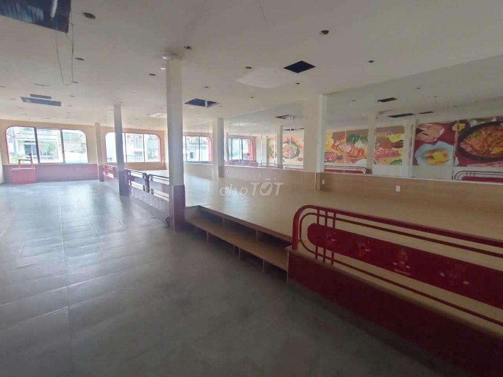 CHO THUÊ MBKD  344M2 MẶT TIỀN ĐƯỜNG BÀ HOM 130tr/ tháng