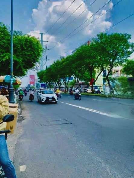 CHO THUÊ TÒA NHÀ NGUYÊN CĂN MẶT TIỀN ĐƯỜNG HỒNG BÀNG, QUẬN 6