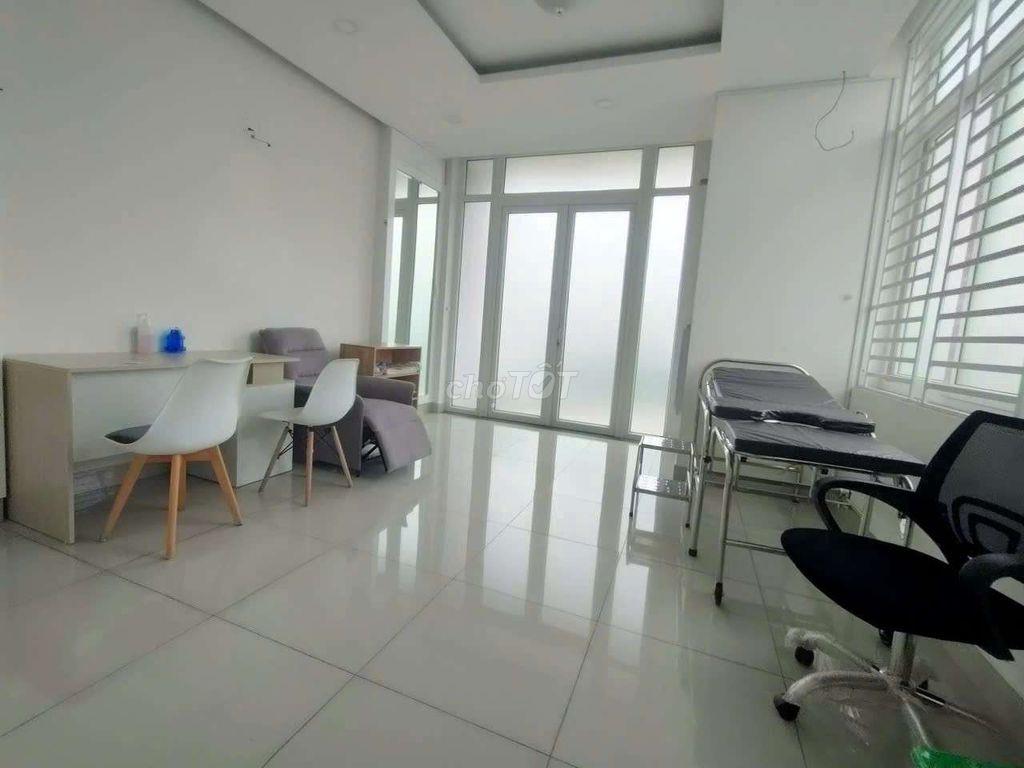Cho thuê tòa nhà Căn góc 2 MT trung tâm Q10
