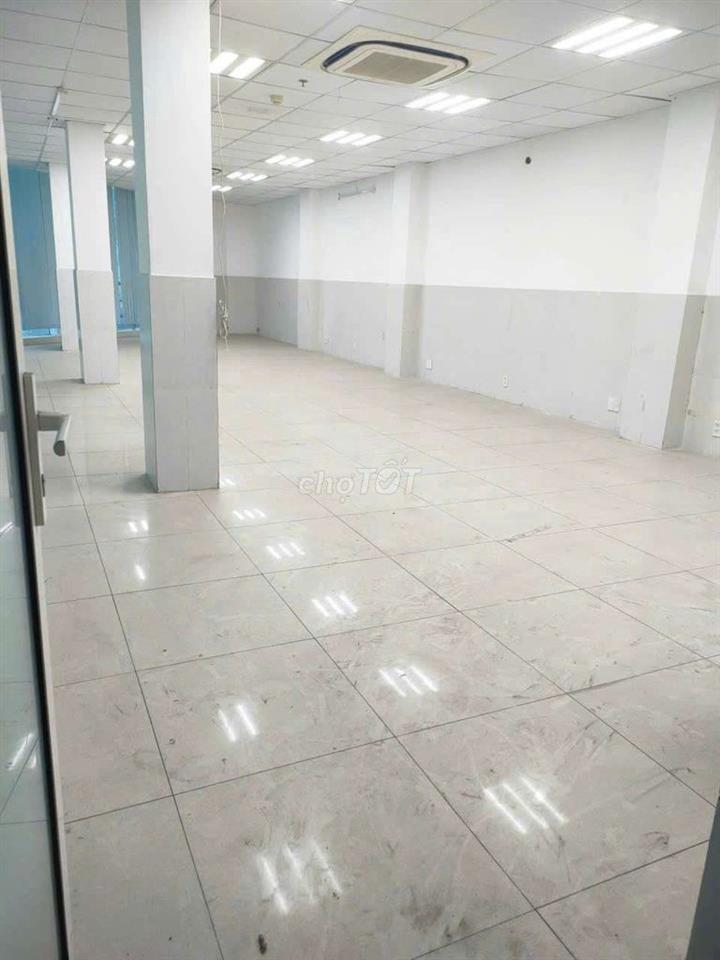 CHO THUÊ NHÀ NGUYÊN CĂN GÓC 2 MẶT TIỀN ĐƯỜNG TRẦN HƯNG ĐẠO. Q5