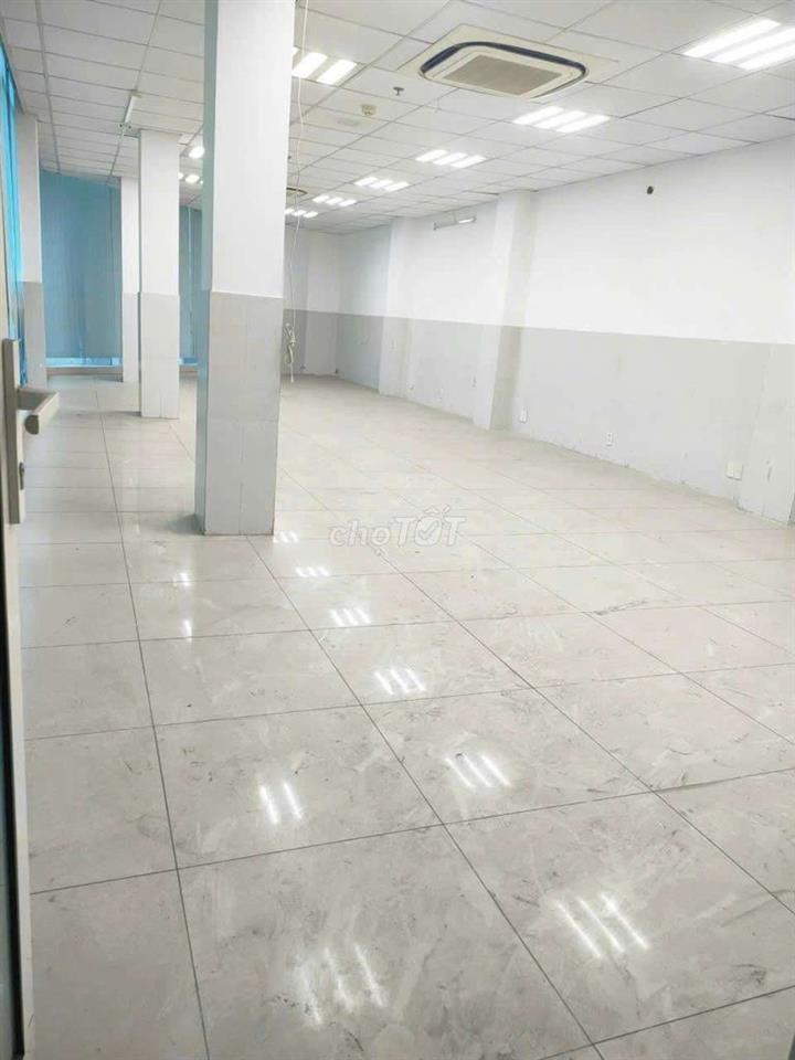 CHO THUÊ NHÀ NGUYÊN CĂN GÓC 2 MẶT TIỀN ĐƯỜNG TRẦN HƯNG ĐẠO. Q5