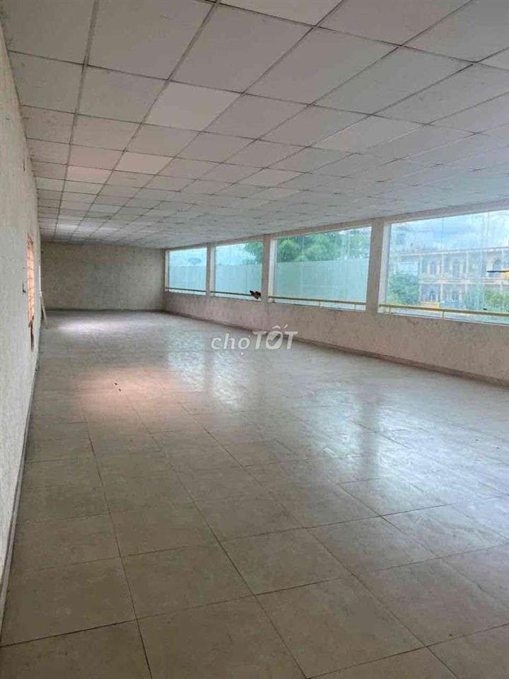  CHO THUÊ TÒA NHÀ NGUYÊN CĂN MẶT TIỀN ĐƯỜNG PHẠM VĂN CHÍ