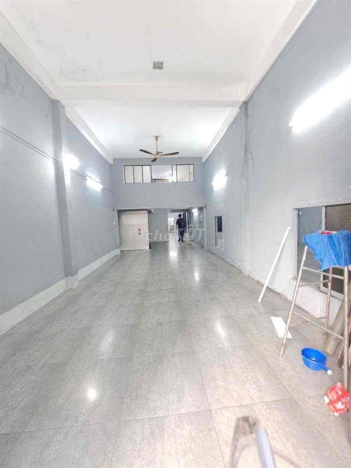Xưởng 8x30 đúc lửng Tỉnh lộ 10 sát q6