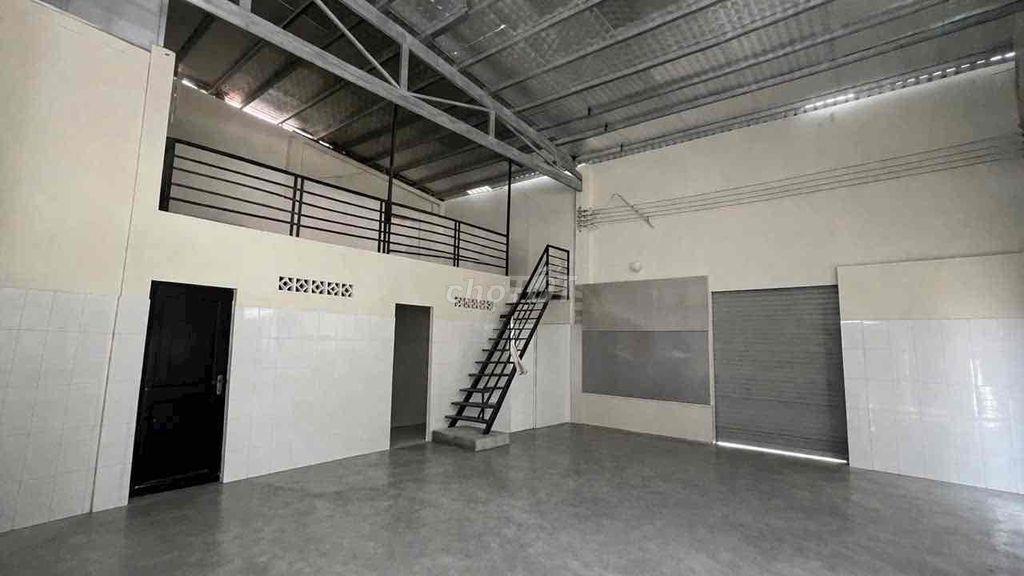 Xưởng tây lân 340m2 12x30 có sẵn vp, điện Ti200A máy phát điện