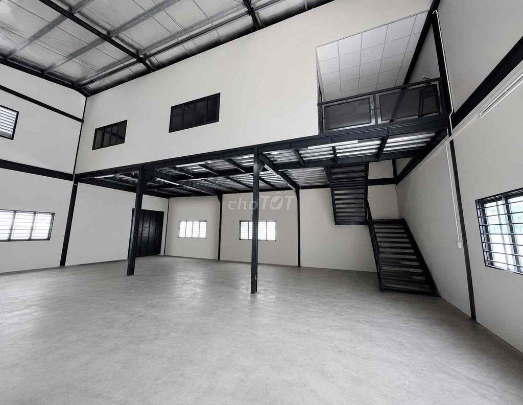Xưởng Kinh Dương Vương Sát Tên lửa 300m2 có sẵn 3 máy lạnh