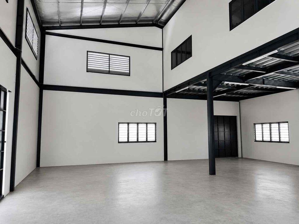 Xưởng Kinh Dương Vương Sát Tên lửa 300m2 có sẵn 3 máy lạnh