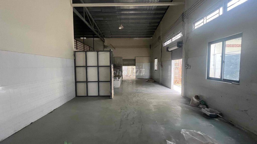 Xưởng Tây Lân 12x28m Nền Gạch men Điện Ti200A, máy phát điện có vp