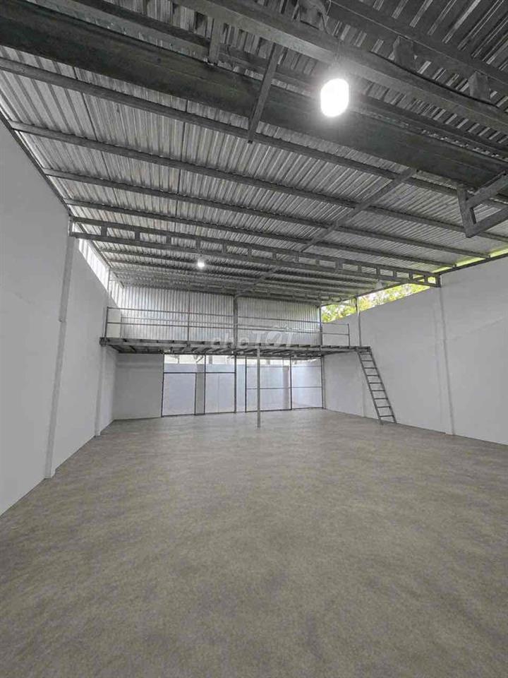 Xưởng 400m 10x40 Hồ Văn Long Tân tạo Tải 5 tấn