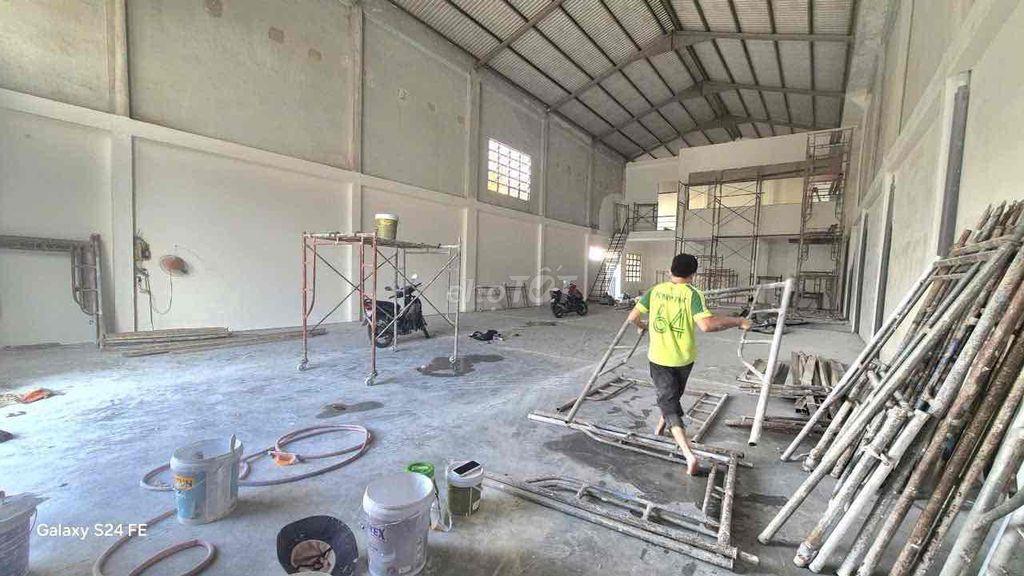 XƯỞNG Lê Văn Quới 8x35m Gác Lửng Nền epoxy Giá rẻ