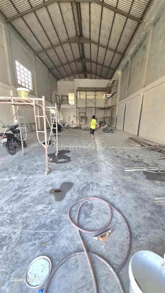 XƯỞNG Lê Văn Quới 8x35m Gác Lửng Nền epoxy Giá rẻ