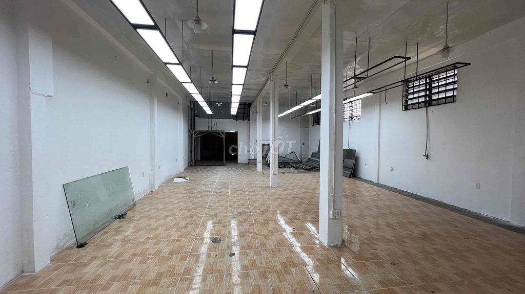 XƯỞNG 7X22 2 LẦU SUỐT LÊ VĂN QUỚI CÓ TỜI TẢI HÀNG