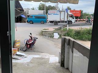 nhà nguyên căn mặt tiền
