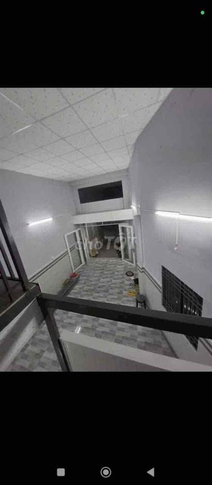 nhà nguyên căn mặt tiền