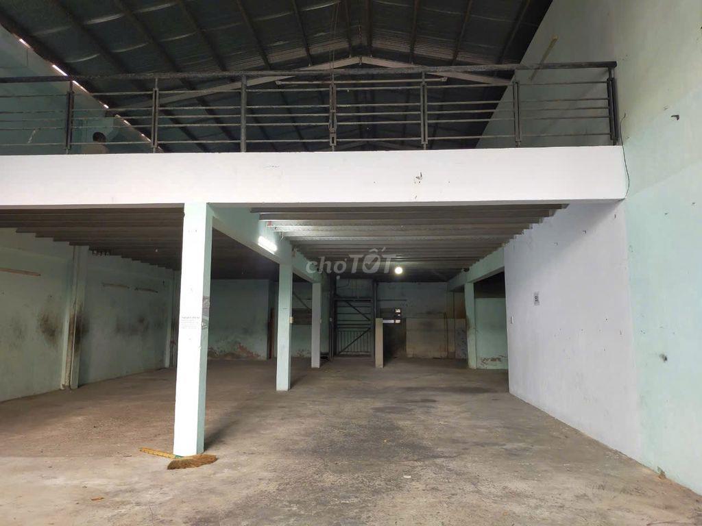 CHO THUÊ KHO XƯỞNG  300M TÔ HIỆU HÒA BÌNH TÂN PHÚ 