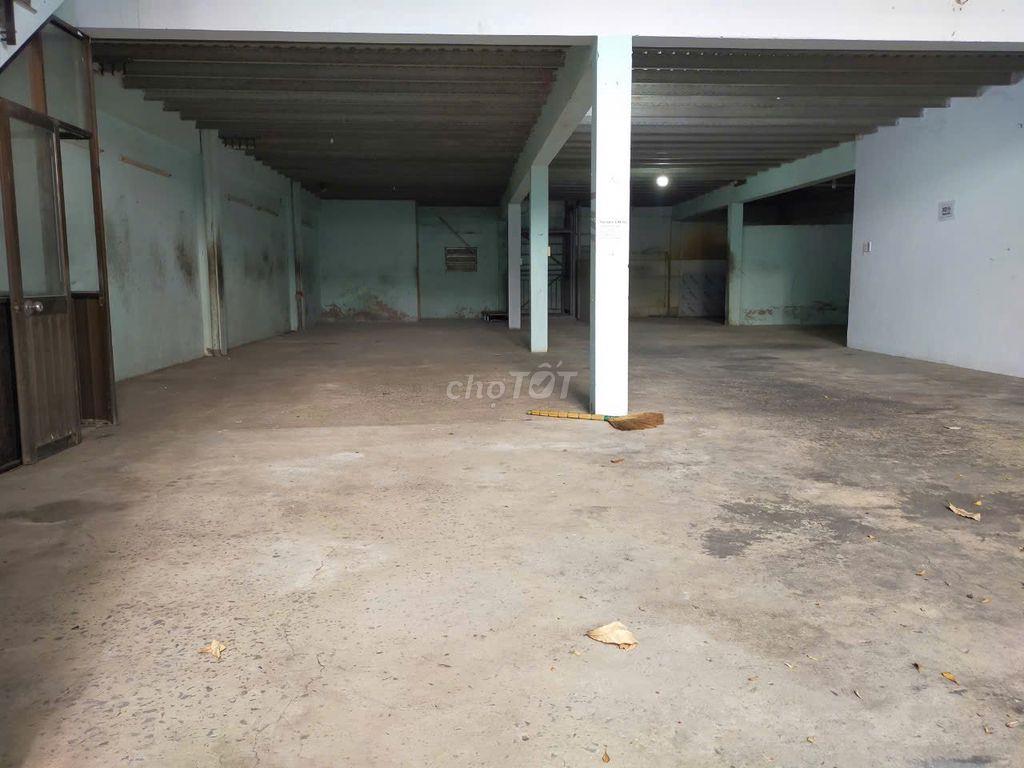 CHO THUÊ KHO XƯỞNG  300M TÔ HIỆU HÒA BÌNH TÂN PHÚ 