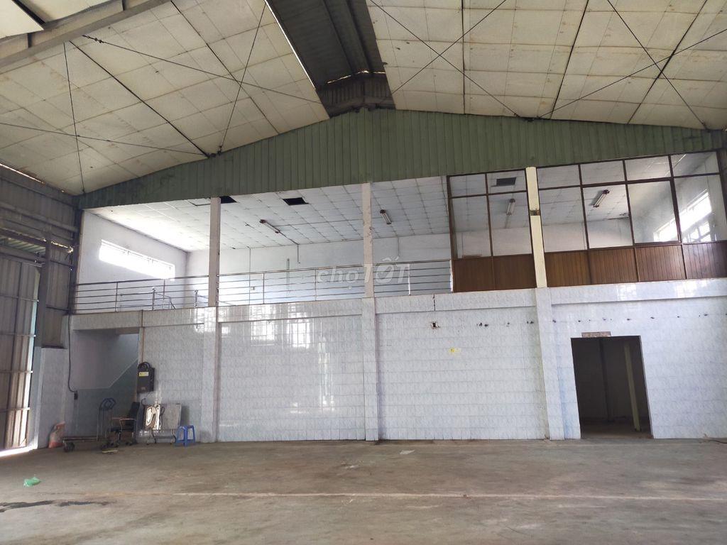 CHO THUÊ KHO XƯỞNG SẢN XUẤT 1000M GẦN NGÃ TƯ BỐN XÃ
