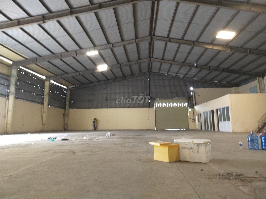 CHO THUÊ KHO XƯỞNG ĐẸP 690M TÂN PHÚ