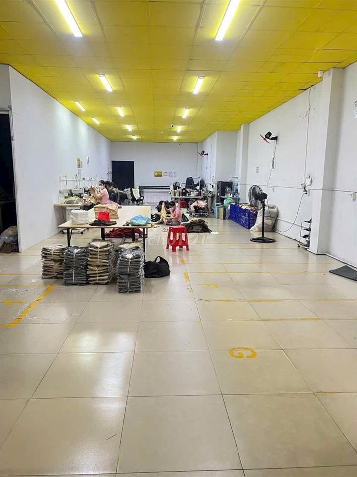 CHO THUÊ KHO XƯỞNG SẠCH ĐẸP 300M TÂN PHÚ