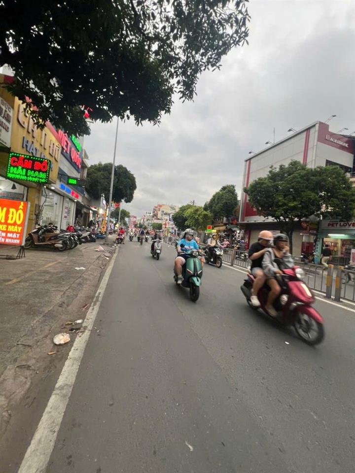 CHO THUÊ NHÀ MẶT TIỀN ĐƯỜNG HOÀ BÌNH 4X18M CẤP 4 TRỐNG SUỐT