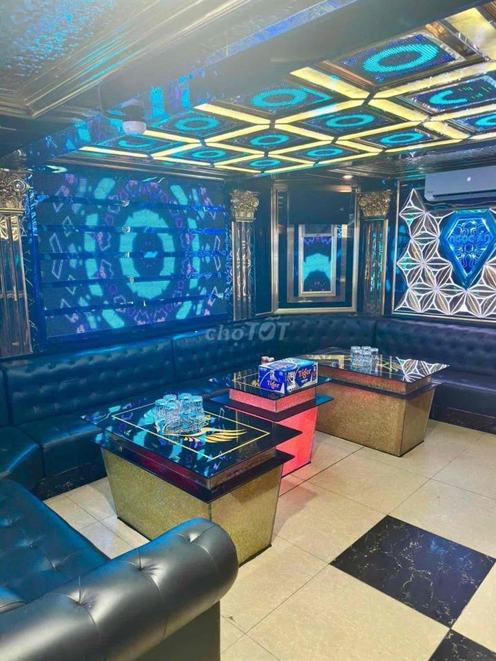 CHO THUÊ MẶT BẰNG CÓ SẴN SET UP 10 PHÒNG VIP  và CÀ PHÊ SÂN THỰƠNG VÀO