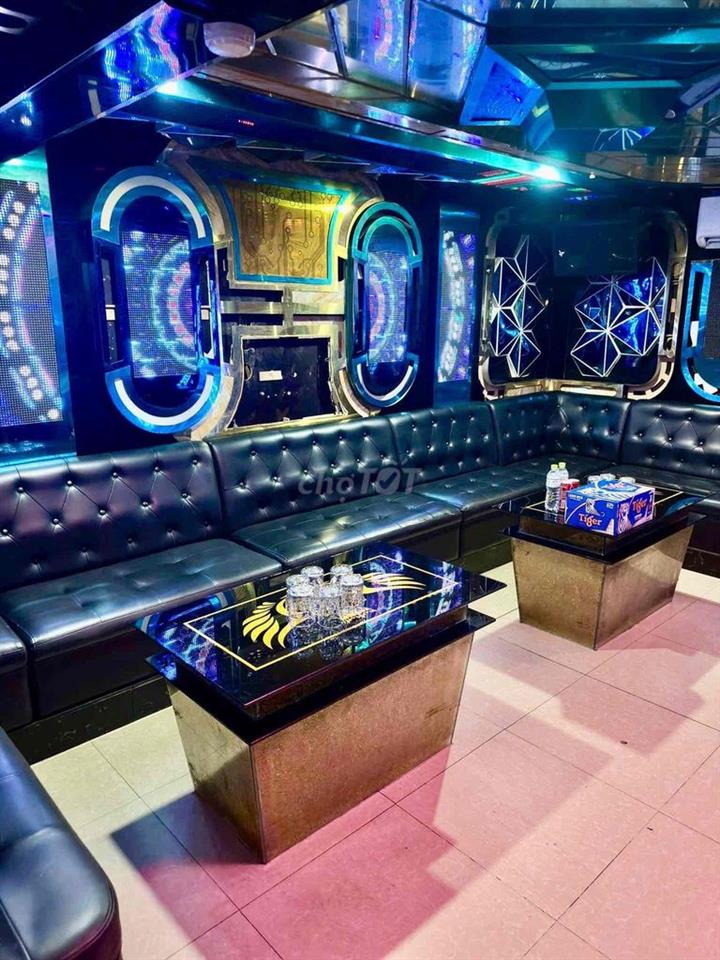 CHO THUÊ MẶT BẰNG CÓ SẴN SET UP 10 PHÒNG VIP  và CÀ PHÊ SÂN THỰƠNG VÀO