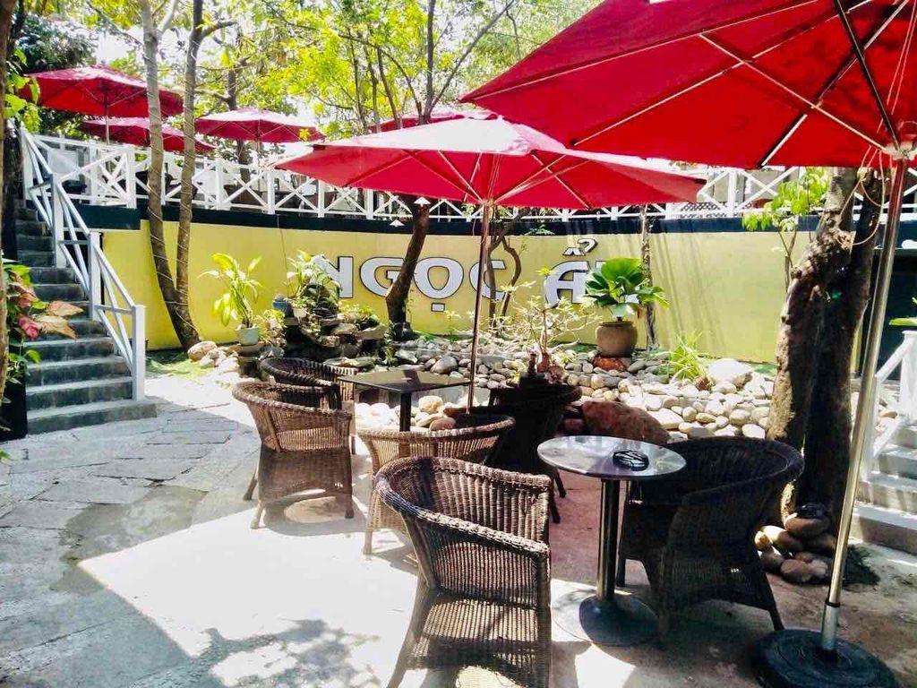 CHO THUÊ MẶT BẰNG CÓ SẴN SET UP 10 PHÒNG VIP  và CÀ PHÊ SÂN THỰƠNG VÀO