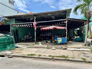- Cho thuê mặt bằng Ngang 11m, Dài 13m . Mặt tiền đường T1 - Phường Tâ