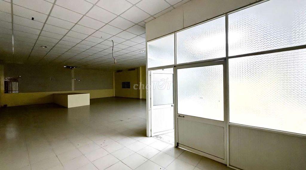 chính chủ cho thuê kho 500m² giá 33trieu mặt tiền đường 