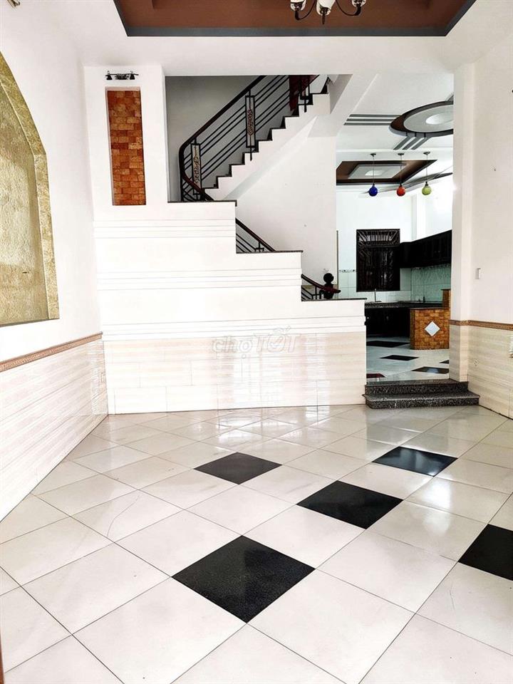 CHO THUÊ NHÀ MẶT TIỀN 4PN 4WC 15TRIUE 