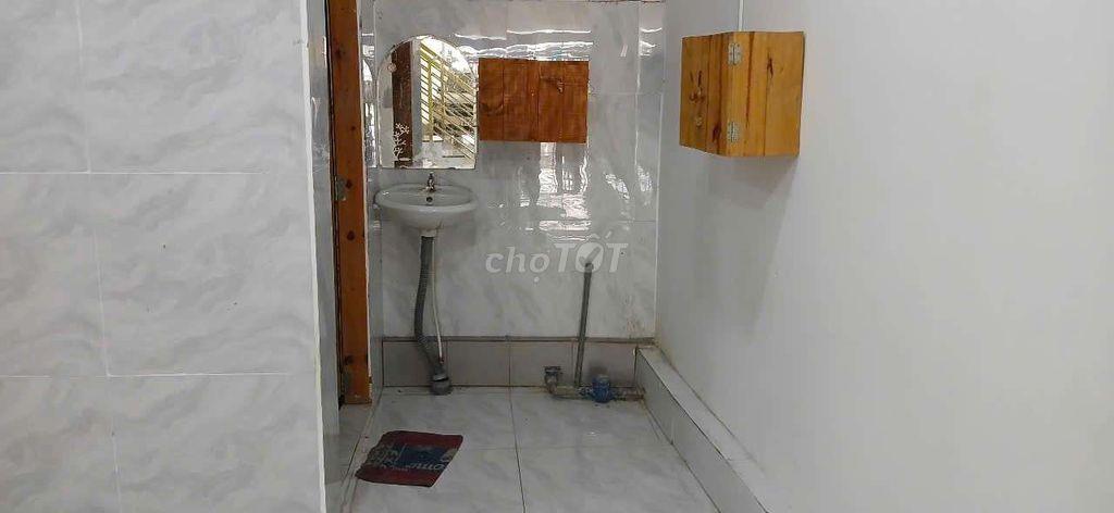 CHO THUÊ NHÀ MẶT TIỀN GIÁ RẺ 3PN 2WC GIÁ 6TR