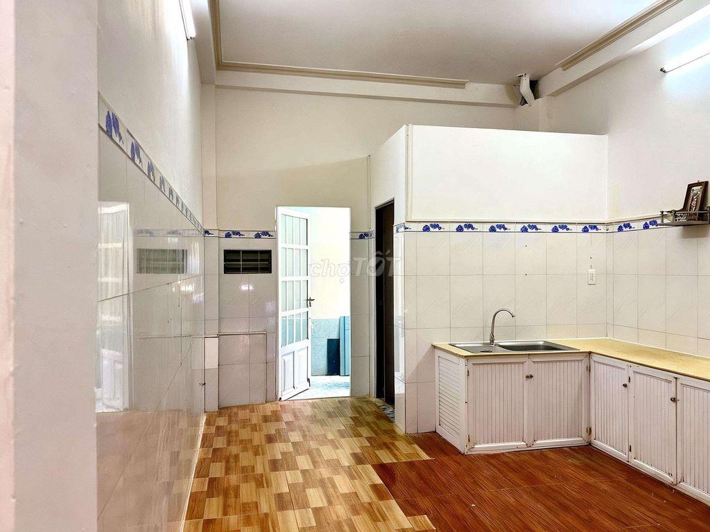 CHO THUÊ NHÀ CC GIÁ RẺ 3PN 3WC 9TR 