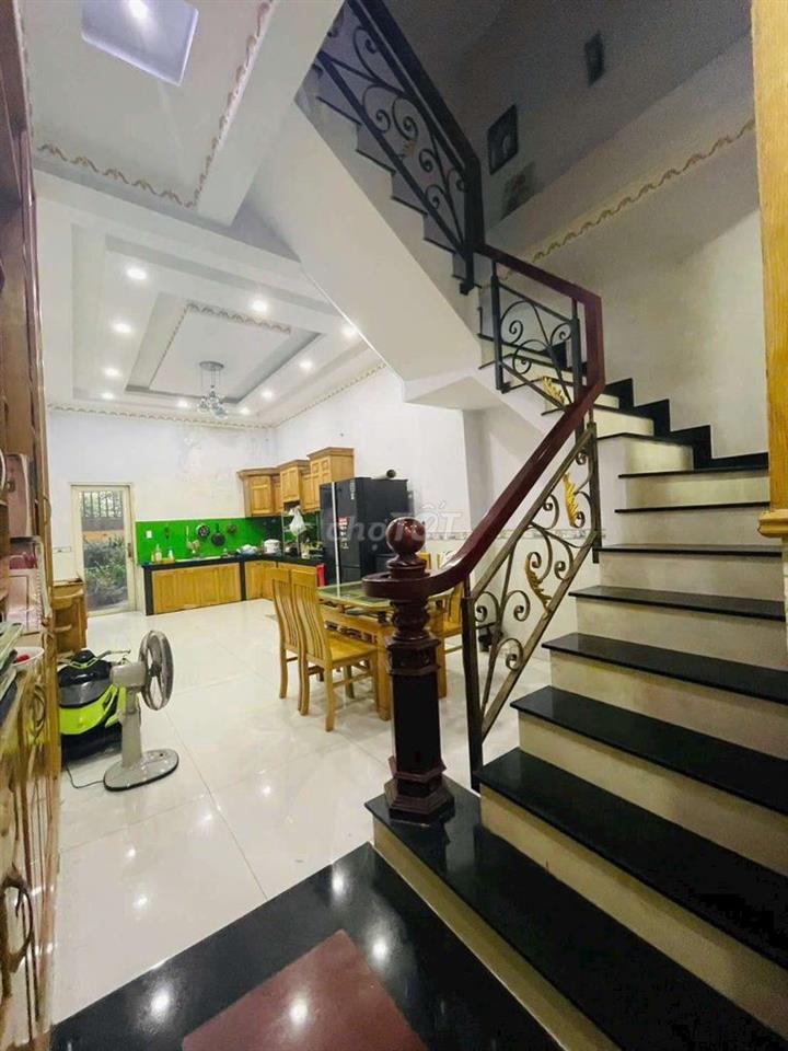 CHO THUÊ NHÀ FUN NÔI THẤT GIÁ RẺ 