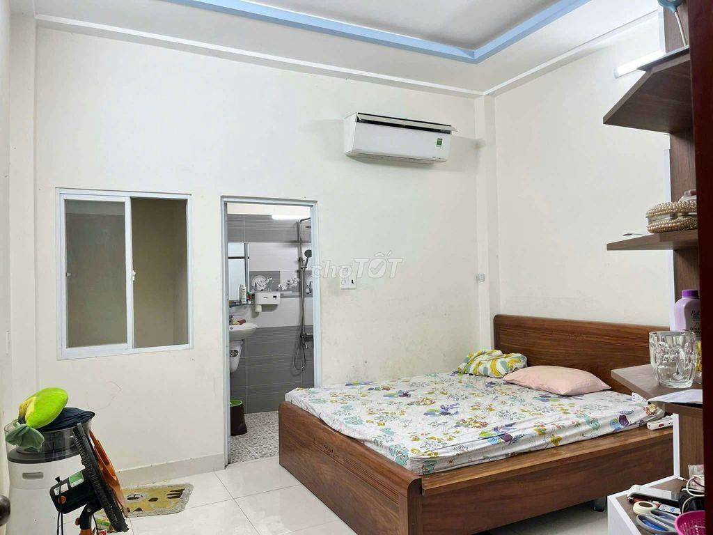CHO THUÊ NHÀ MẶT TIỀN FUN NỘI THẤT 5PN 5WC GIÁ 15TR
