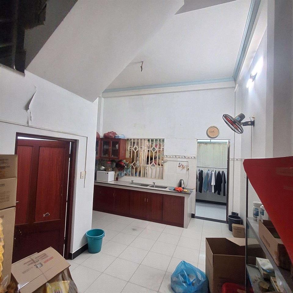 CHO THUÊ NHÀ MẶT TIỀN 3PN2WC GIÁ 12TRIUE